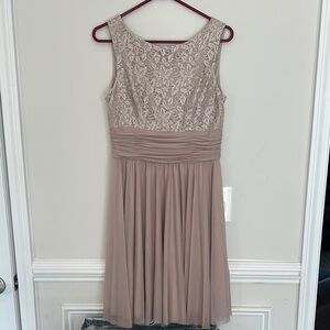 Chic Lace Midi Dress - Taupe